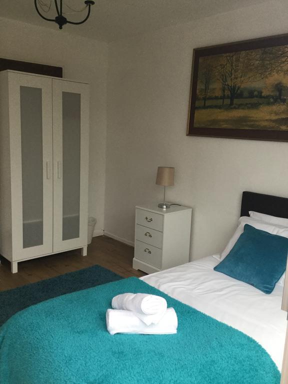 4 Bed House Next To Basildon Town Centre Villa Kültér fotó