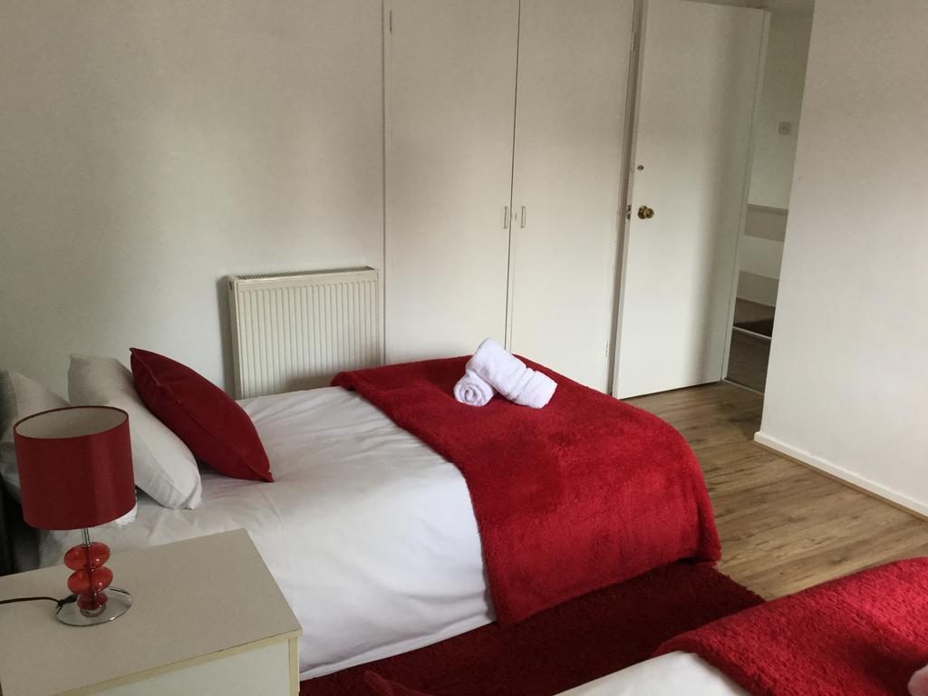4 Bed House Next To Basildon Town Centre Villa Kültér fotó