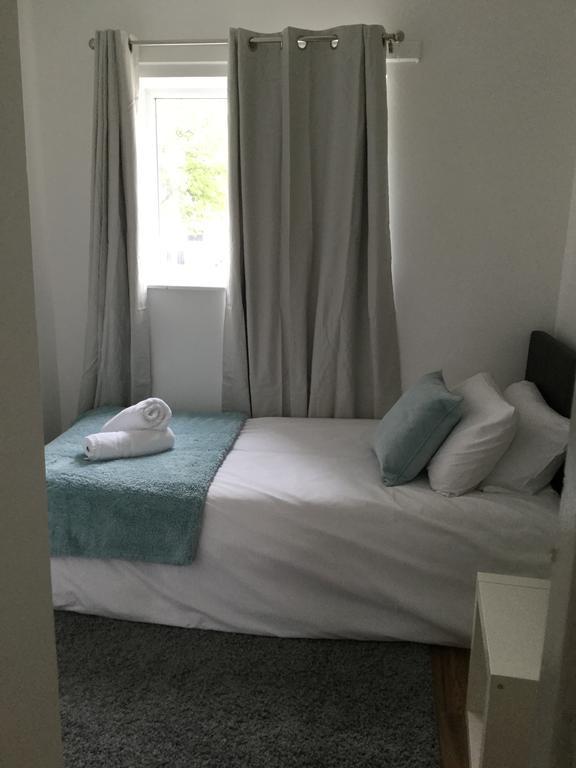 4 Bed House Next To Basildon Town Centre Villa Kültér fotó